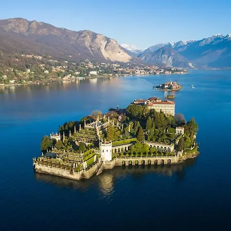 La Tana Sul Lago *